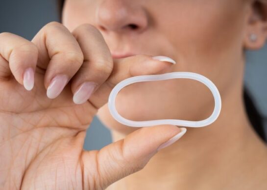 Krążek dopochwowy – jakie zalety, wady i zastosowanie