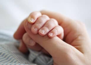 Bierna i czynna odporność u niemowląt urodzonych przez matki z zakażeniem SARS-CoV-2 w okresie ciąży: wyniki prospektywnego badania kohortowego